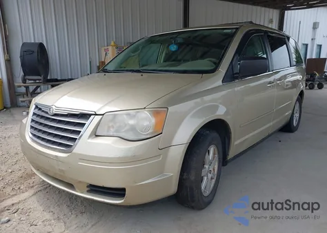 2010 Chrysler Town & Country New Lx z USA, uszkodzony, nr VIN 2A4RR2D16AR436882